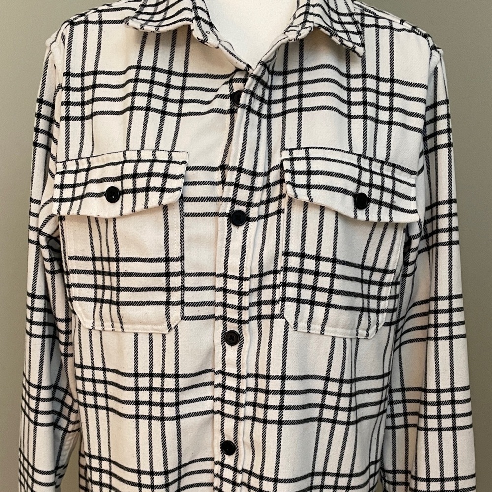 H&M Black and White Plaid Casual Button Down Shirt - Picture 2 of 4
